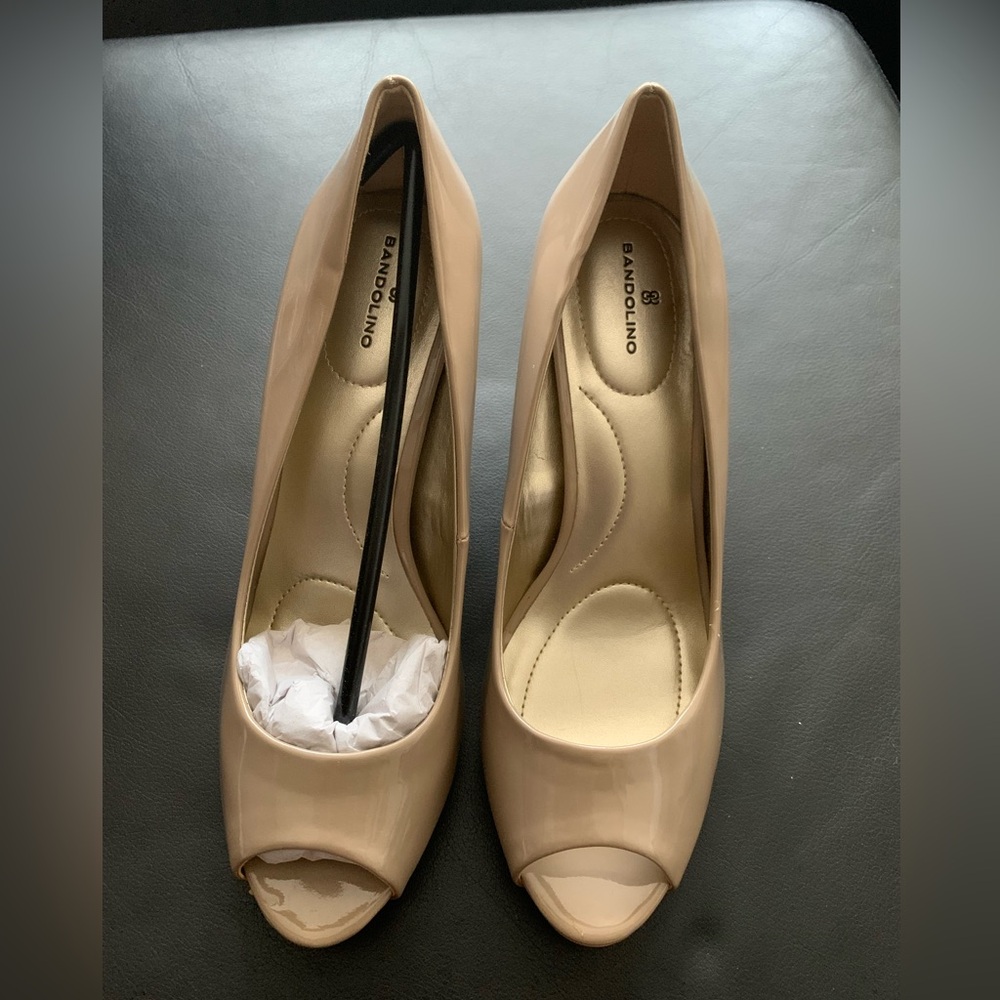 Bandolino Nude Patent Peep-Toe Heels Sz 9